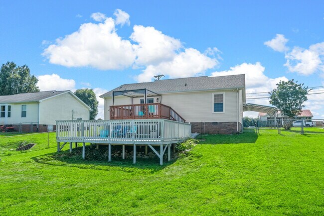 Building Photo - 1307 Chucker Dr
