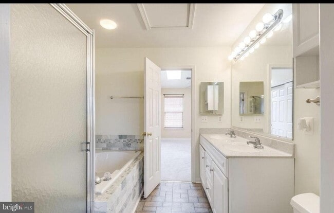 Building Photo - 2429 Dew Meadow Ct