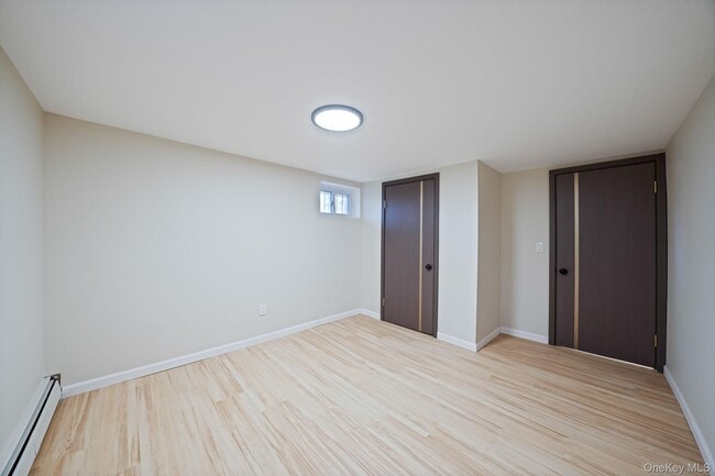 Building Photo - 45 Roslyn Rd