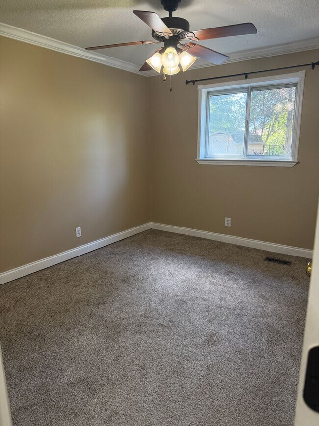 Building Photo - 4134 E Freedom Cir