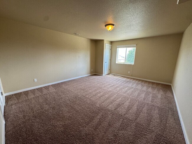 Building Photo - 7623 Dutch Loop