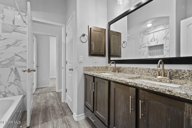 Building Photo - 13757 Villa Vista Ave