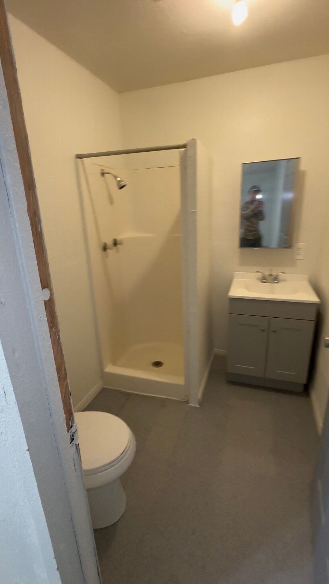 2nd bathroom - 440 S Mistletoe Ave