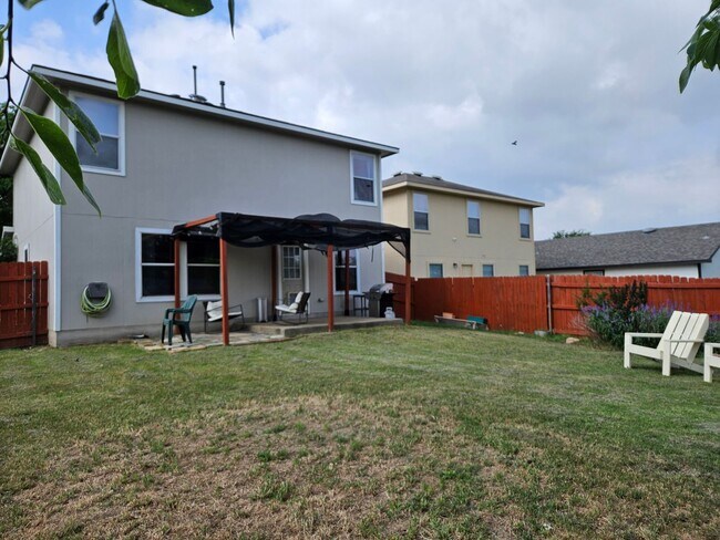 Building Photo - 4 Bedroom Corner Lot 2 Story Home