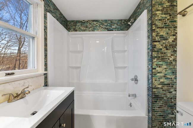 Building Photo - 85 Hicock Dr