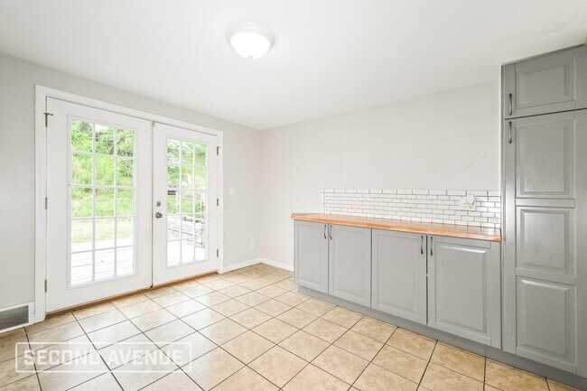 Building Photo - 947 Garden City Dr