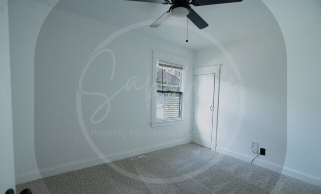 Building Photo - 2817 Monroe Ave