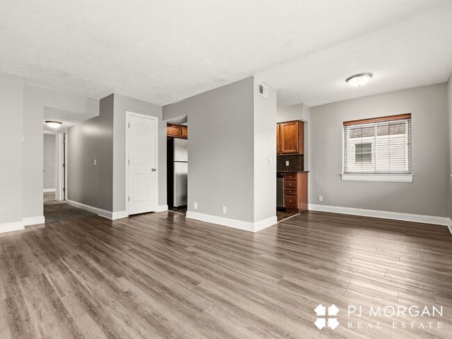 Interior Photo - Mill Pointe