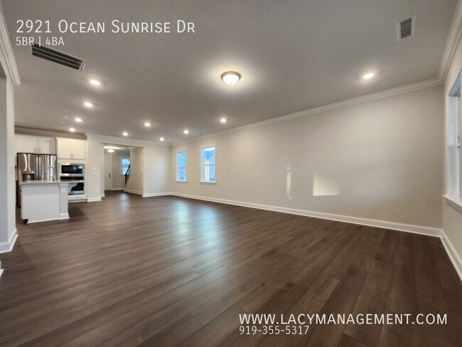 Building Photo - 2921 Ocean Sunrise Dr