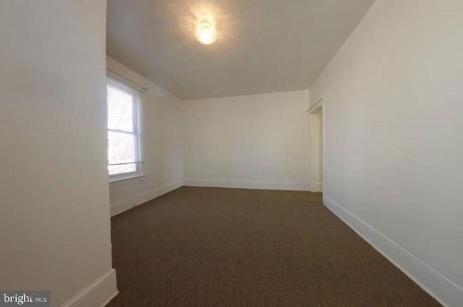 Building Photo - Akings