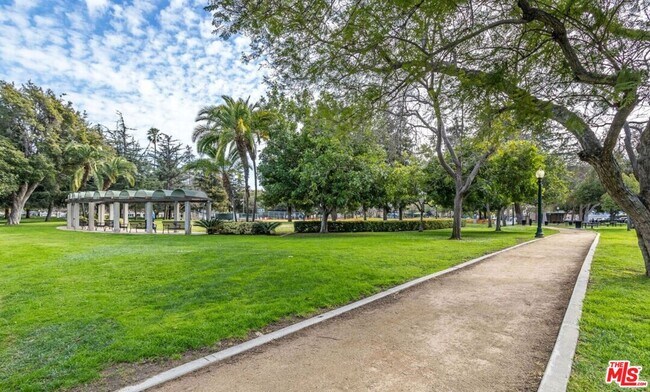 Building Photo - 9756 W Olympic Blvd