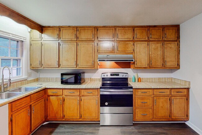 Building Photo - THE PLOVER | Enjoy a spacious split-level home in Jonesboro designed for comfort, privacy, and ea...