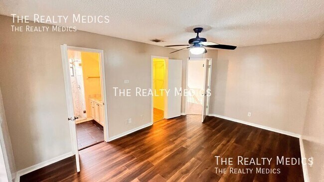 Building Photo - 10207 Comfort Cir