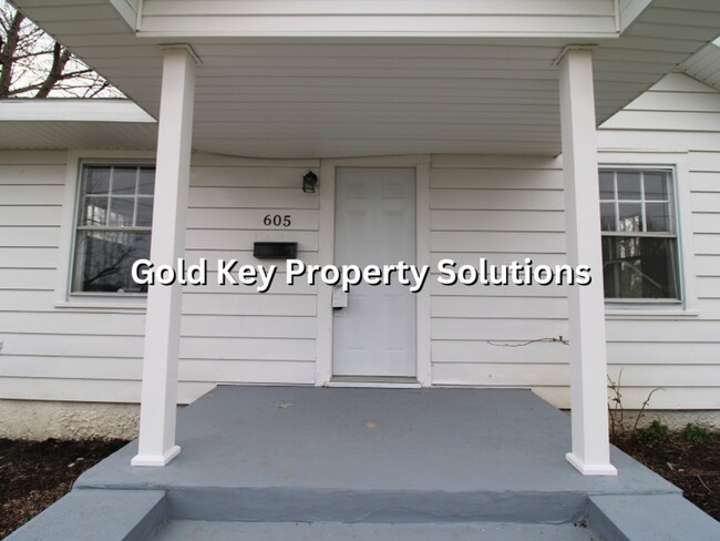 Building Photo - MOVE IN SPECIAL!! HALF OFF 1ST MONTH'S RENT!! 3 BR 1 BA House with New Appliances and Garage (SEC...