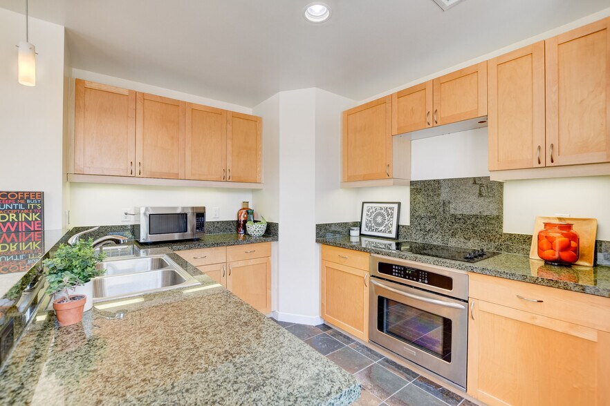 Kitchen - 1150 J St