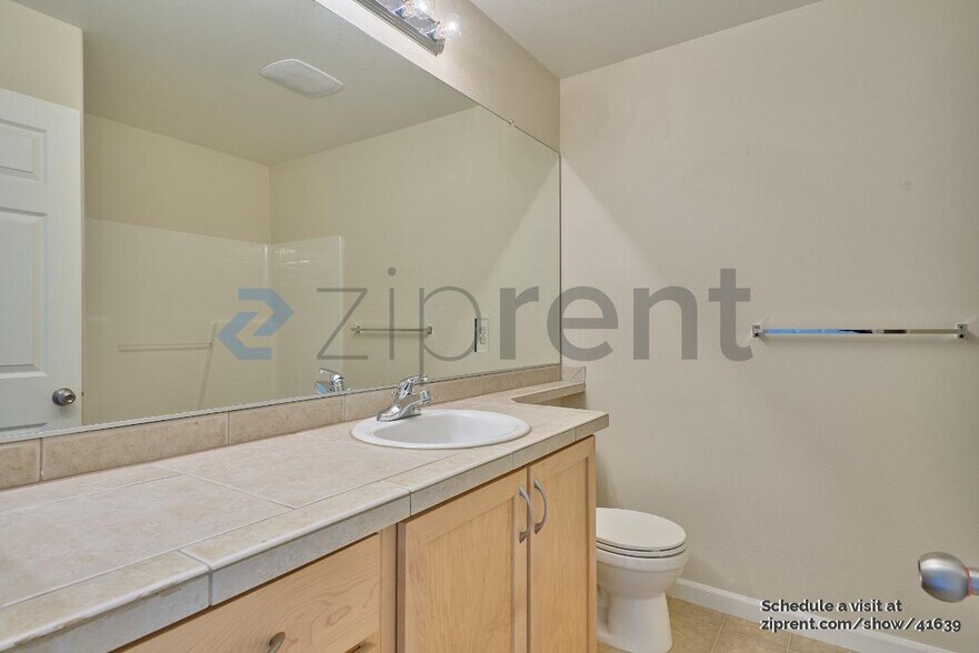 Building Photo - 15440 SW Mallard Dr