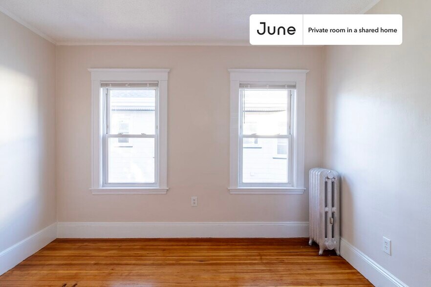 Building Photo - Room in Shared 6 bed/2 bath home