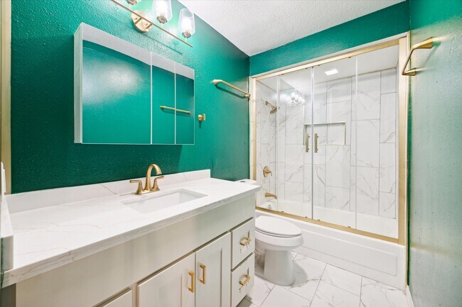 Building Photo - 2475 Underwood St