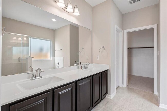 Building Photo - 113 Copper Lily Dr