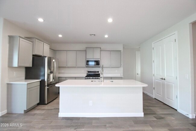 Building Photo - 38184 W Santa Monica Ave