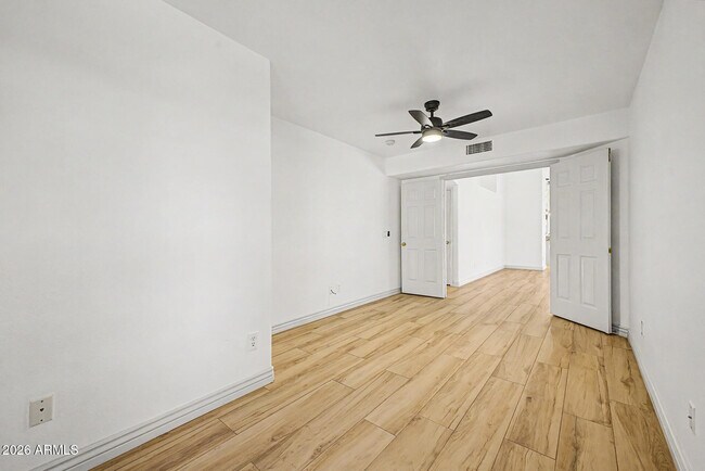 Building Photo - 3905 E Rockwood Dr
