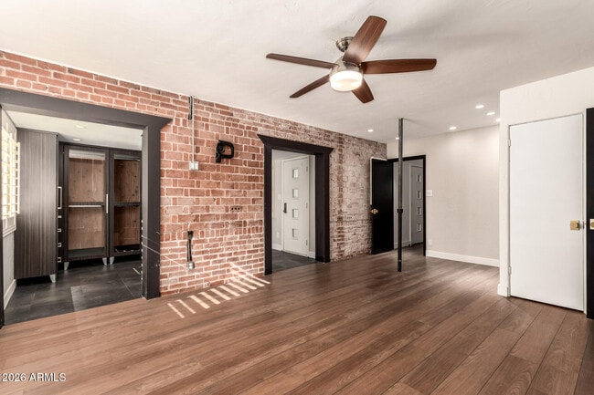 Building Photo - 1519 W Flower Cir N