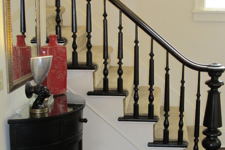 Entry - 326 W 2nd St