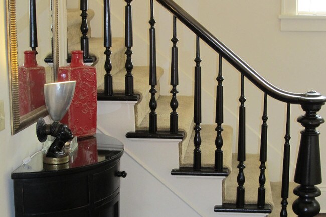 Entry - 326 W 2nd St