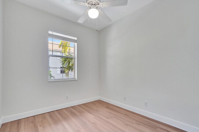 Building Photo - 4313 Parkside Dr