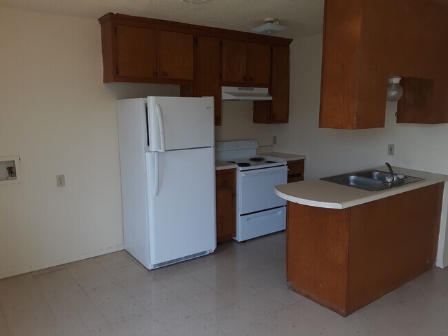 Building Photo - "Charming 2-Bedroom Retreat in Bono – Cozy 710 Sq. Ft. Apartment Awaits!"