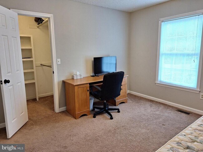 Building Photo - 12 Albano Ct