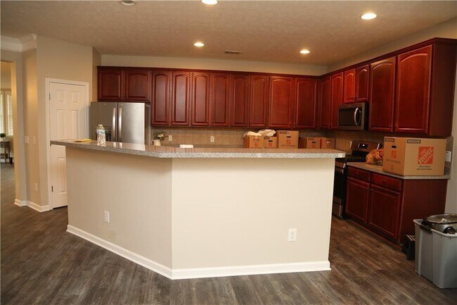 Building Photo - 173 Parkmont Ct