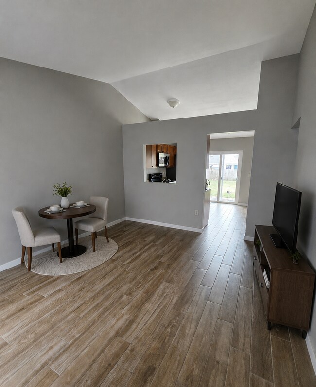 Building Photo - UCF Remodeled Duplex