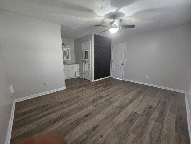 Building Photo - 509 Auburndale Ln