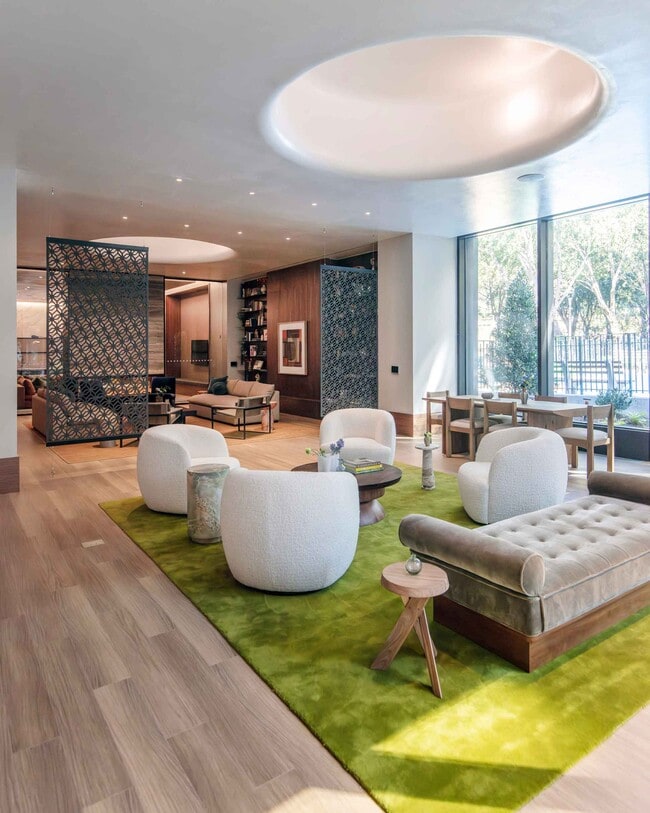 Building Photo - Mabel