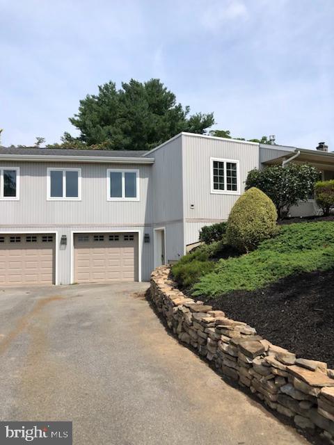 Building Photo - 1900 Woodstock Rd