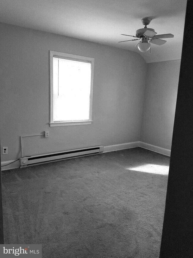 Building Photo - 7604 Daniels Ave