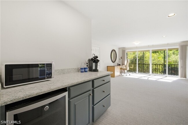 Building Photo - 27231 Lakeway Ct