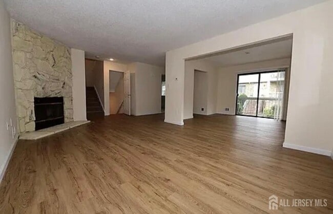 Building Photo - 1502 Edison Glen Terrace