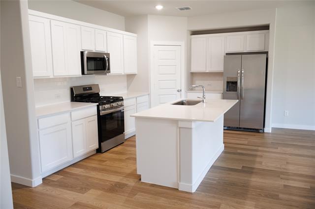 Building Photo - 4000 Falcon Dr