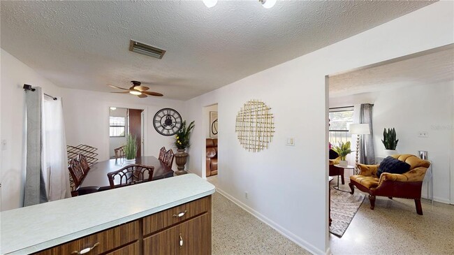 Building Photo - 502 N Beverly Ave