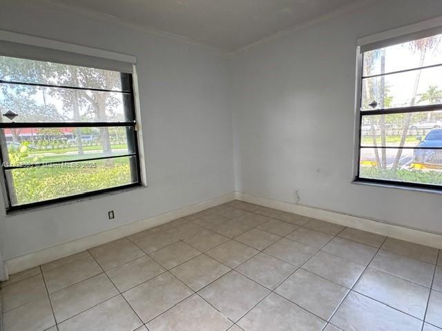 Building Photo - 204 Lake Pointe Dr