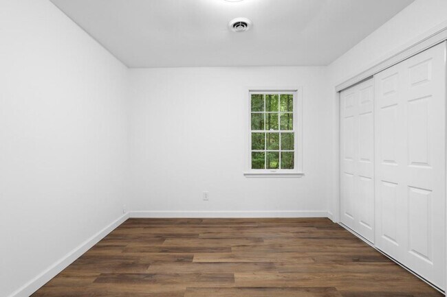 Building Photo - 3124 Shirley Dr