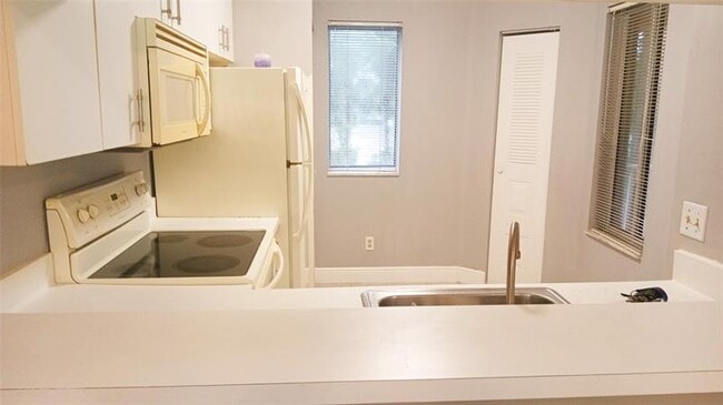 Building Photo - 922 Coral Club Dr