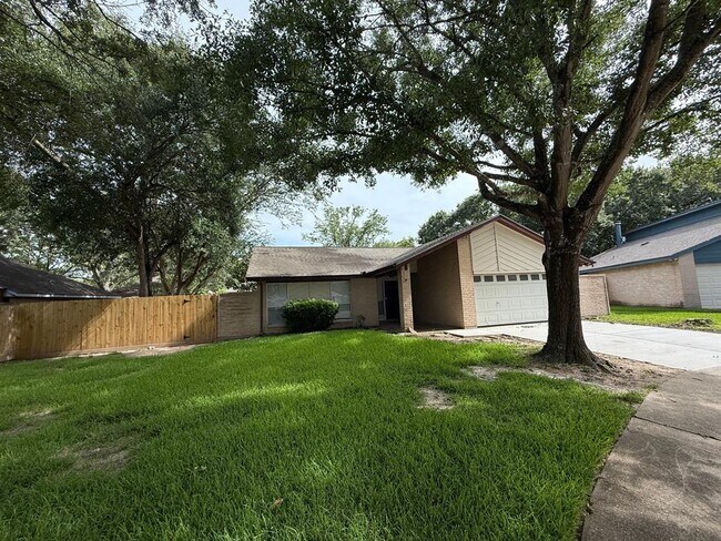 Building Photo - 5613 Countryaire St
