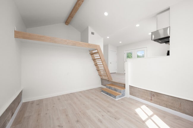 Building Photo - 66 E Ringgold St