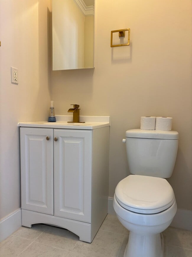 Building Photo - 12406 Dunks Ferry Rd