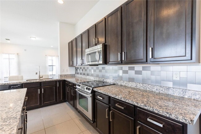 Building Photo - Northwest 82nd Drive, Pembroke Pines, FL 33024 - 4 BR 3 BA single-family home