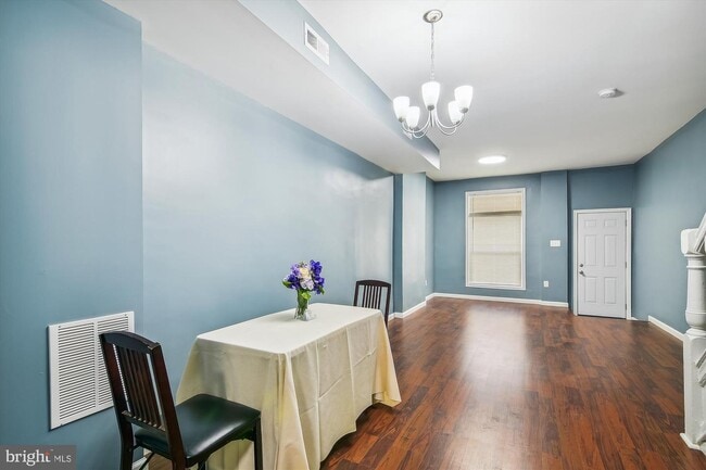 Building Photo - 1648 Normal Ave