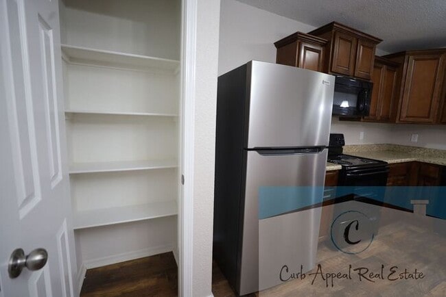 Building Photo - Move in special $800!! Beautiful 3 bed / 2 bath home - Nettleton!!